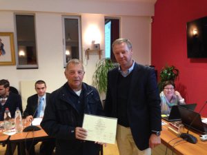 Bernard Clauwaert naast burgemeester Geeraerts